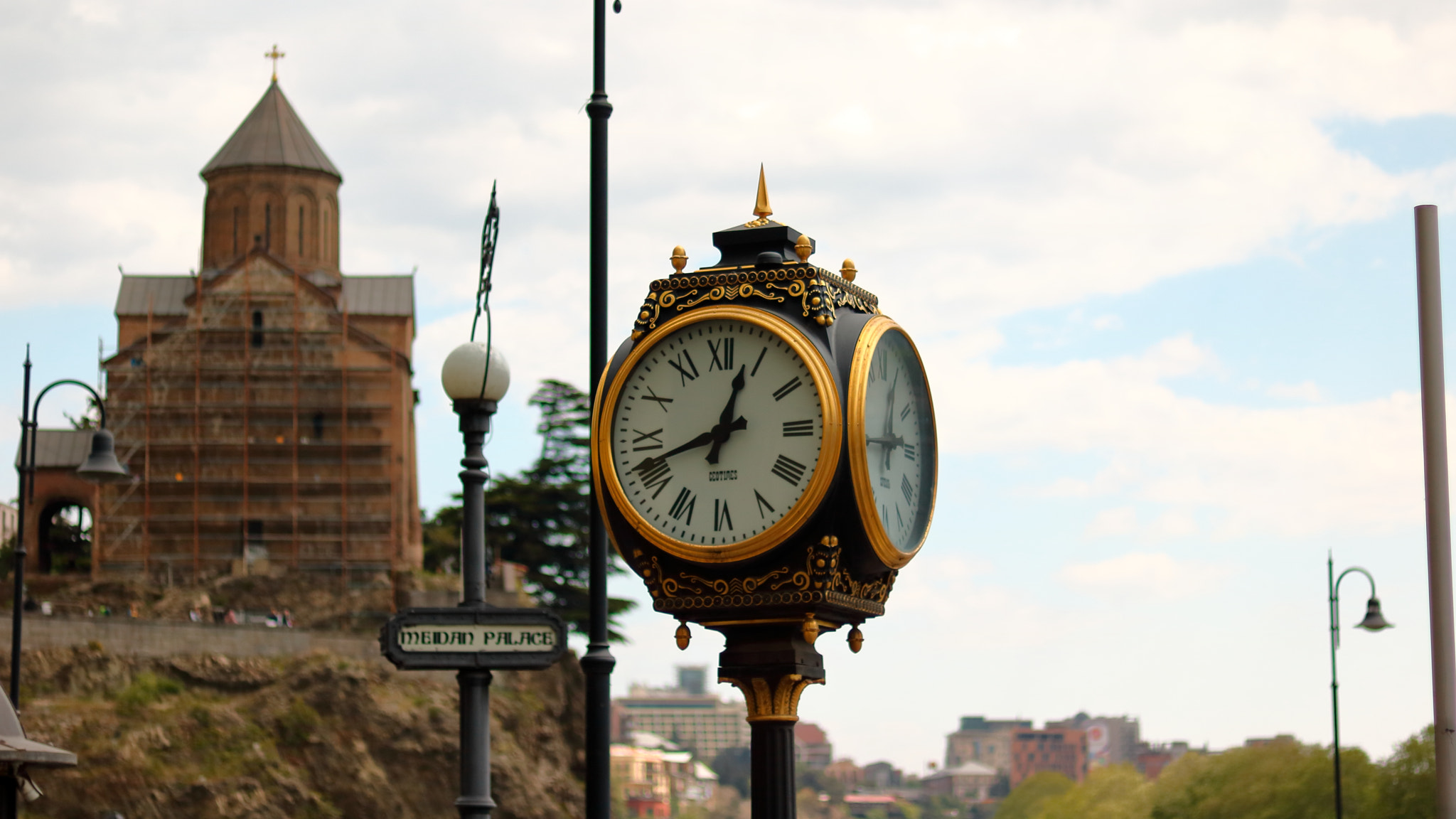 Canon EOS 760D (EOS Rebel T6s / EOS 8000D) + Canon EF 50mm F1.8 STM sample photo. Ticking clocks photography