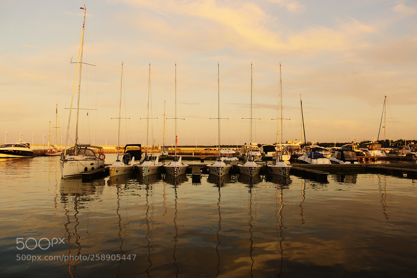 Canon EOS 1300D (EOS Rebel T6 / EOS Kiss X80) sample photo. Boats photography