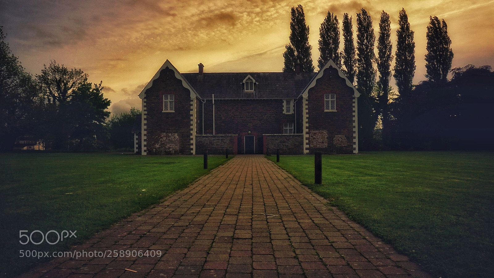 Sony a6000 sample photo. Roe valley hospital. photography