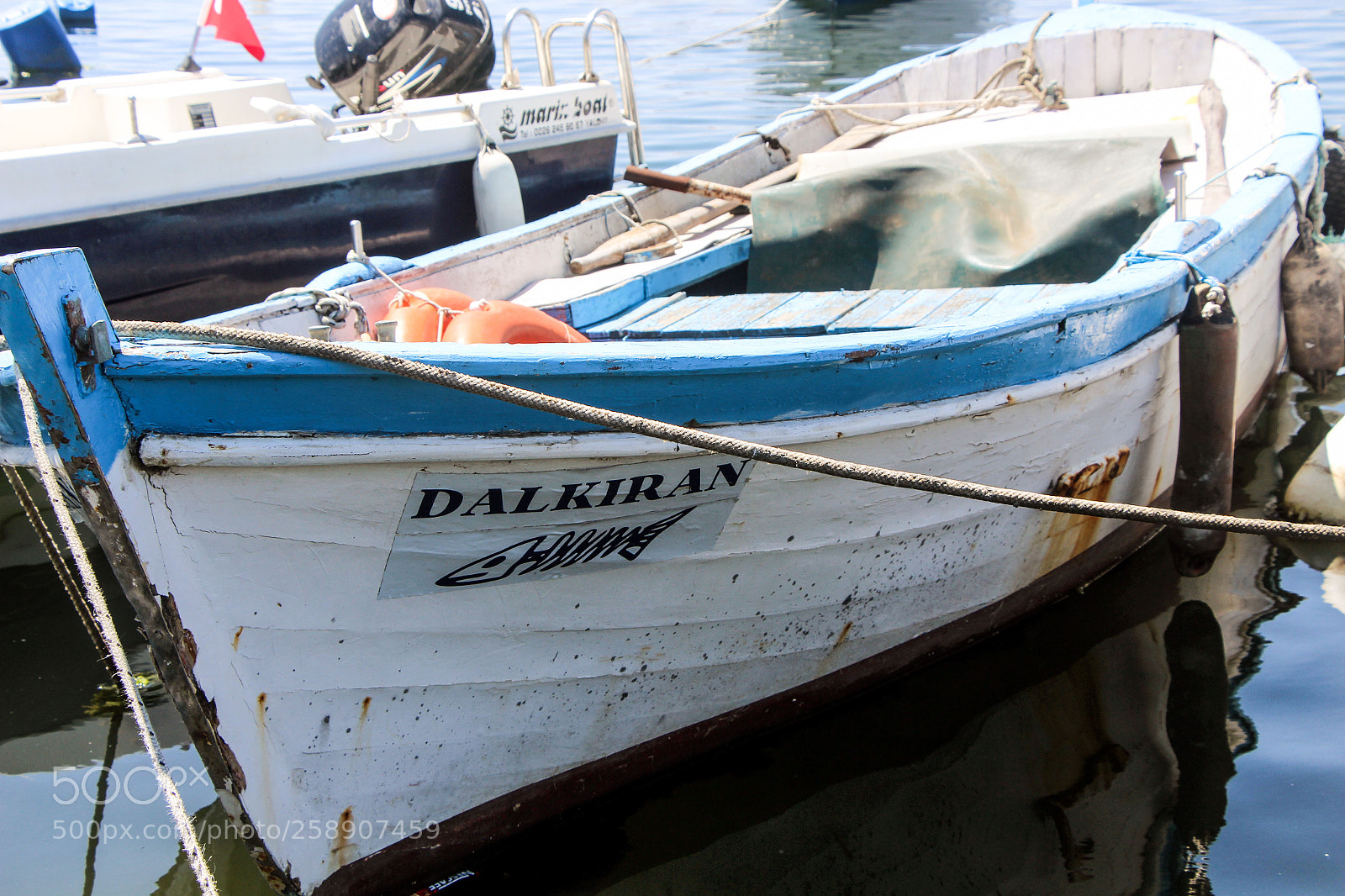 Canon EOS 700D (EOS Rebel T5i / EOS Kiss X7i) sample photo. White boat photography