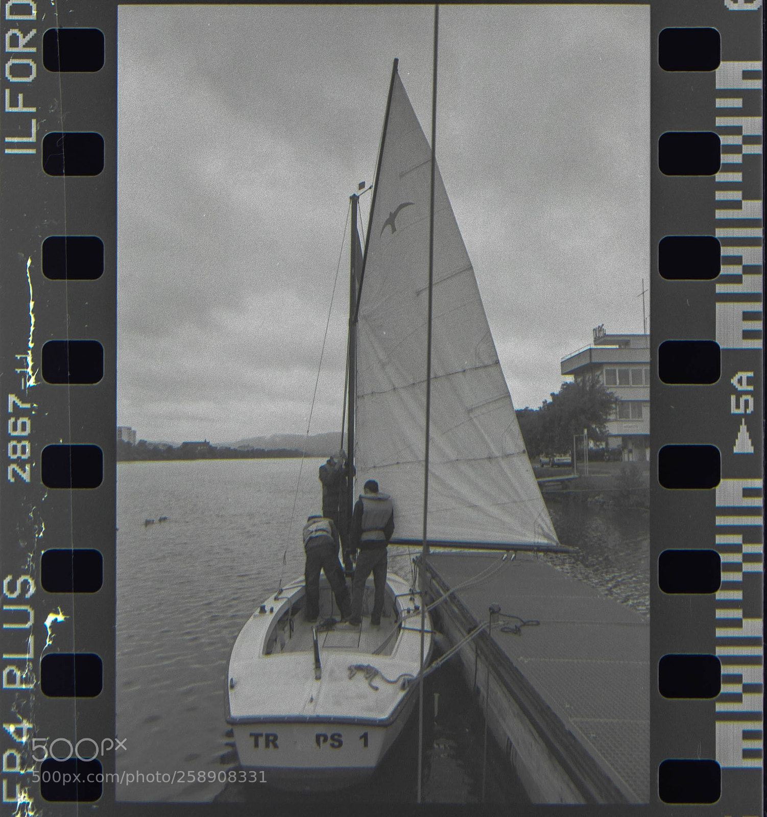 Canon EOS 80D sample photo. Sailing on film 1 photography