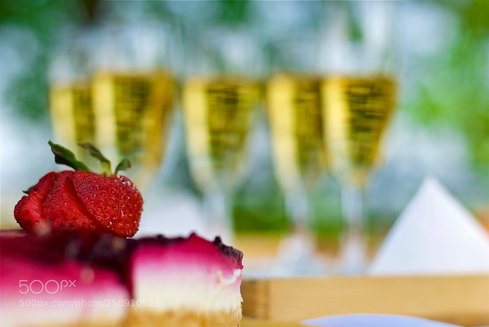 Nikon D60 sample photo. Strawberry cake photography