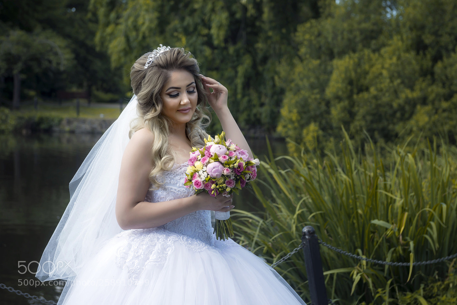 Nikon D800 sample photo. Green wedding photography