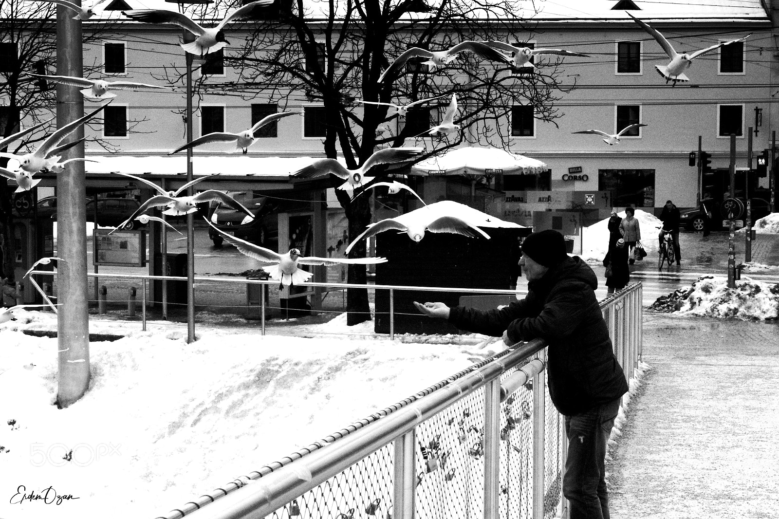 Canon EOS 550D (EOS Rebel T2i / EOS Kiss X4) sample photo. The hand photography