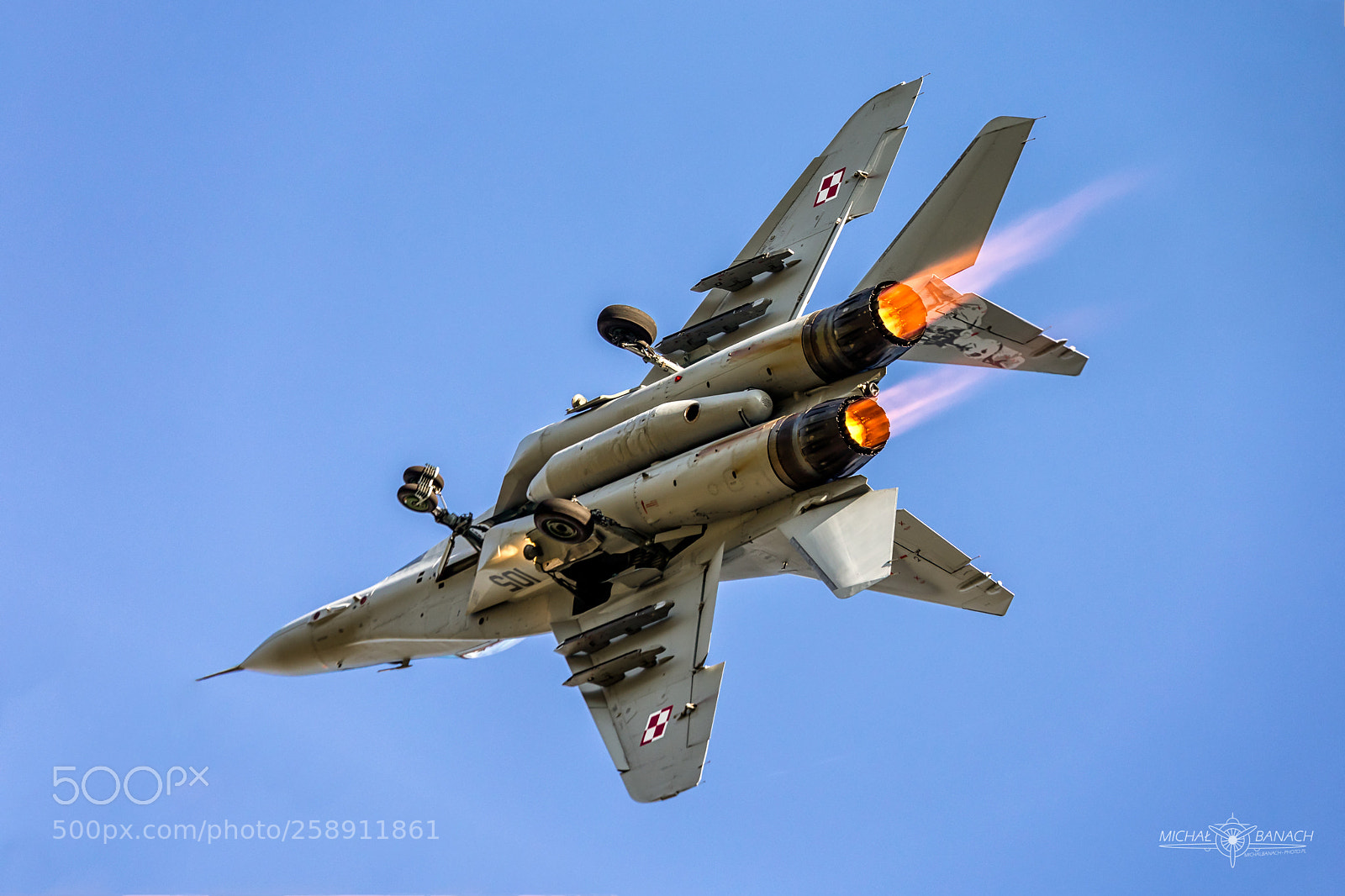 Canon EOS 5D Mark IV sample photo. Mig-29 solo display photography