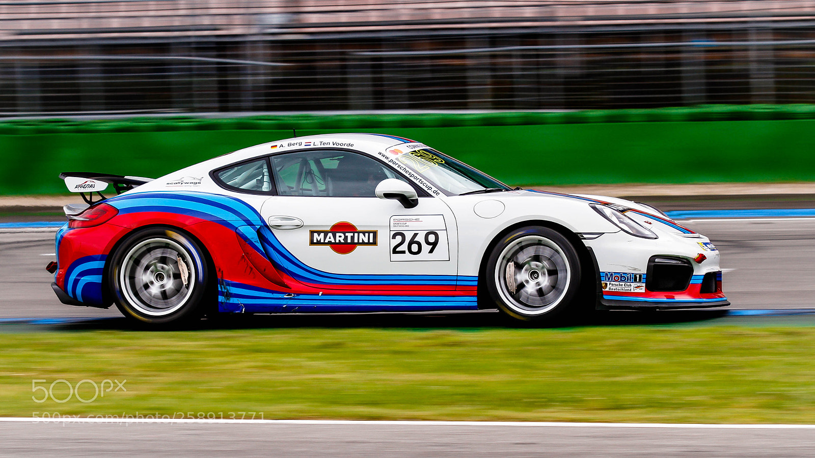 Canon EOS 7D sample photo. Porsche gt4 - martini photography