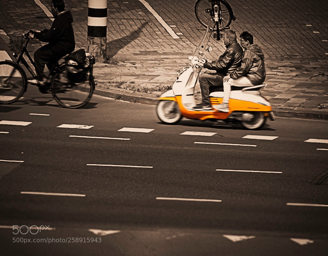 Nikon D750 sample photo. City traffic photography
