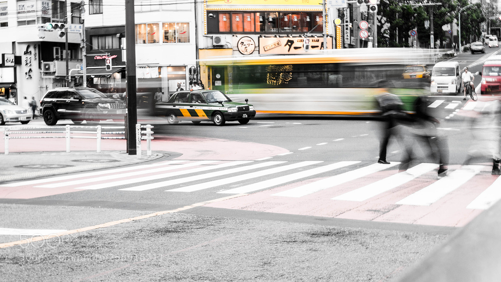 Panasonic Lumix DMC-GX85 (Lumix DMC-GX80 / Lumix DMC-GX7 Mark II) sample photo. Moving tokyo photography
