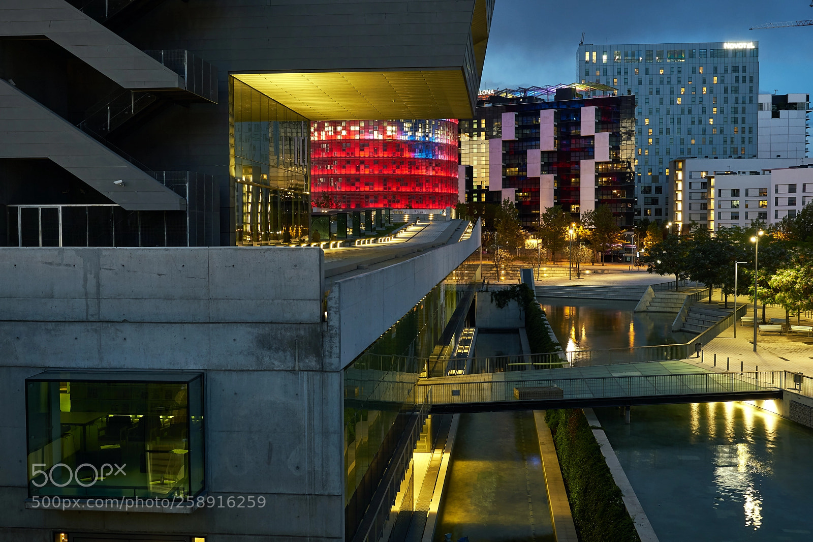 Sony ILCA-77M2 sample photo. Barcelona photography
