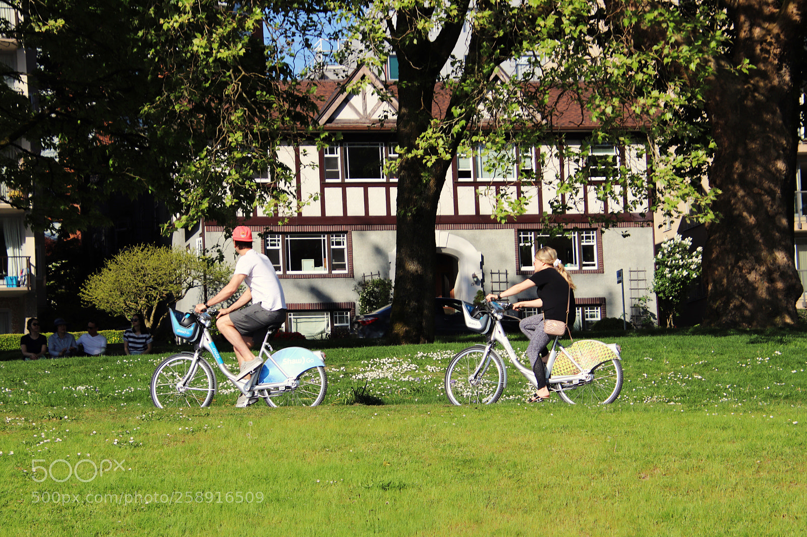 Canon EOS 800D (EOS Rebel T7i / EOS Kiss X9i) sample photo. Cycling time. photography