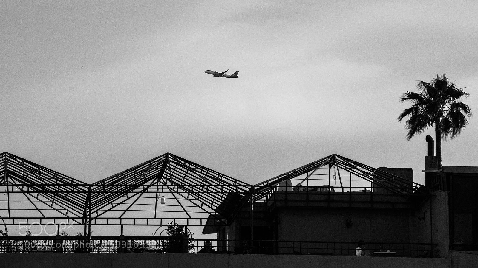 Canon EOS 700D (EOS Rebel T5i / EOS Kiss X7i) sample photo. Plane on the kasbah photography