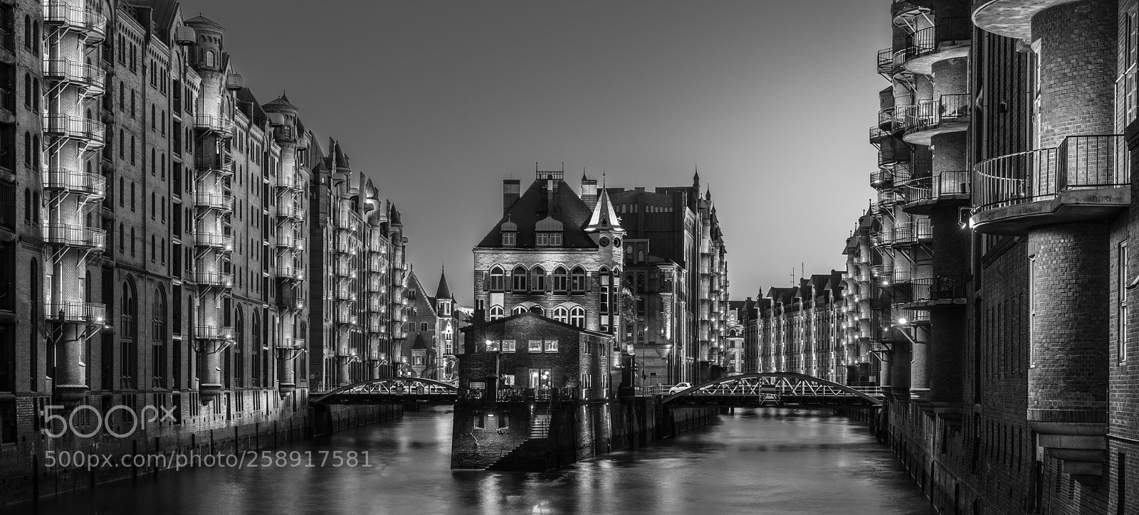 Sony a7R II sample photo. Hamburg monochrome photography