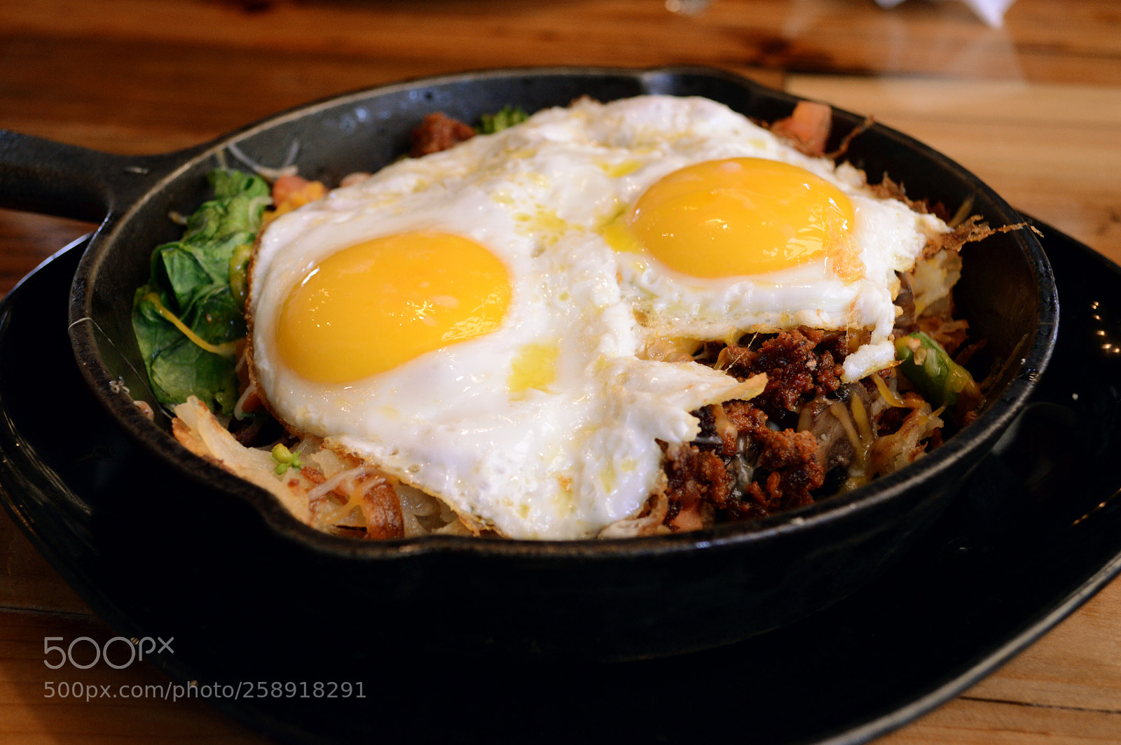Nikon D3200 sample photo. Huevos con chorizo photography