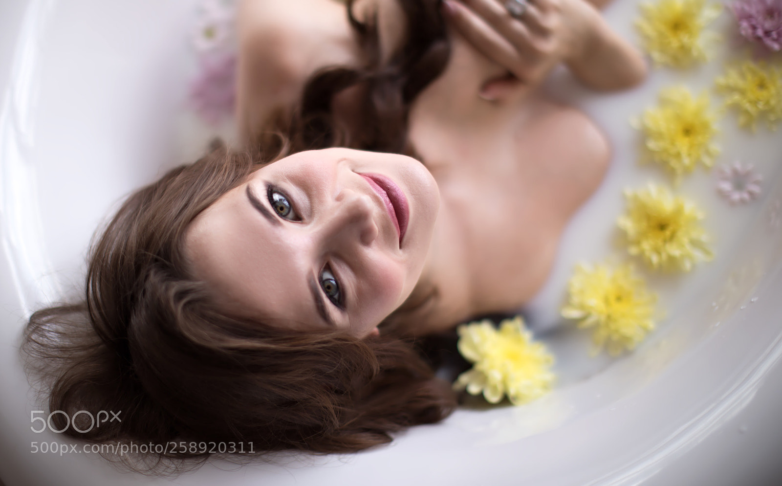 Canon EOS 5D Mark IV sample photo. Untitled photography