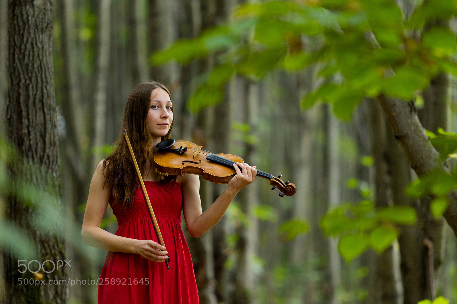 Canon EOS-1D Mark IV sample photo. Lady in red photography