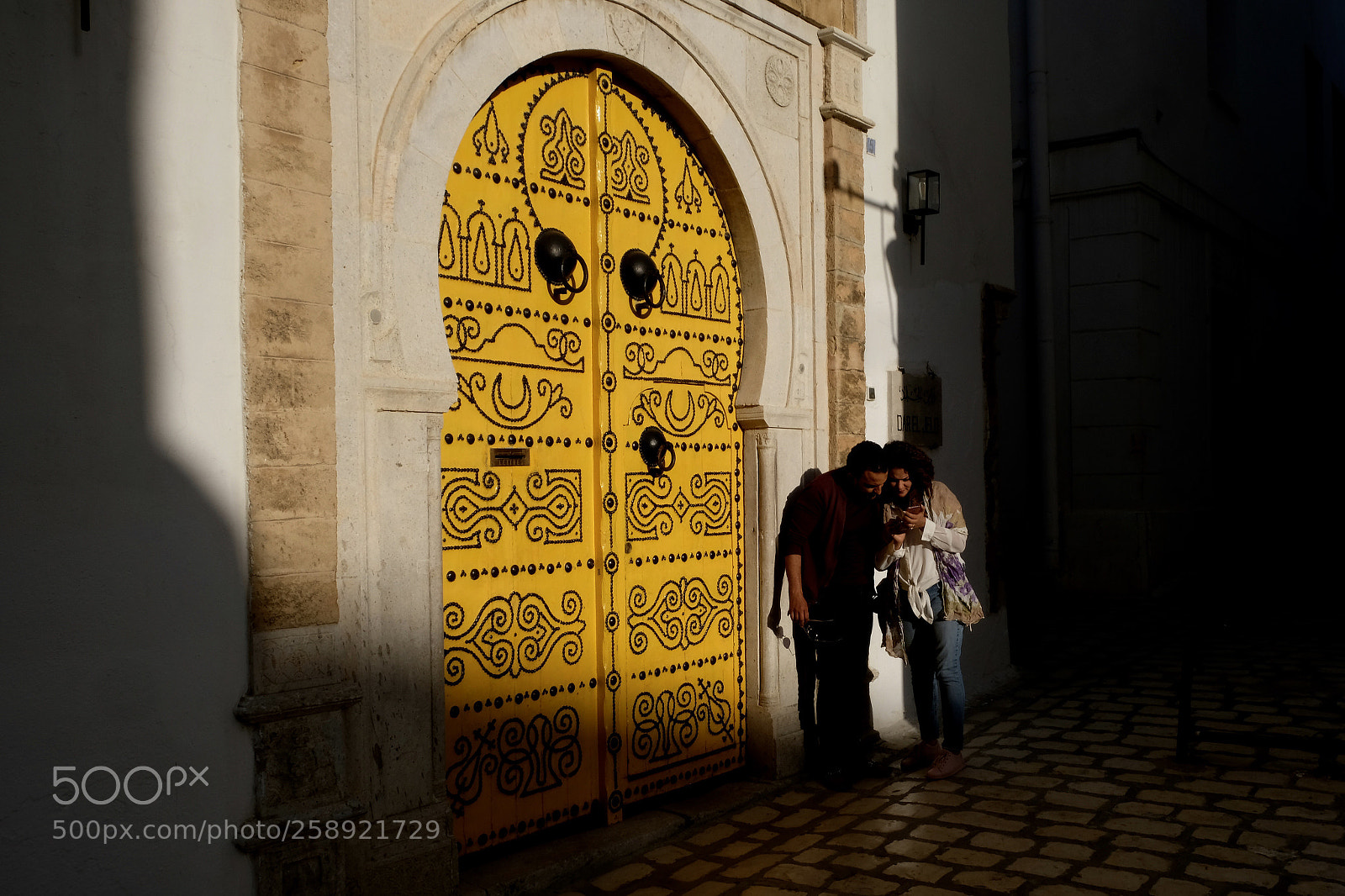 Fujifilm X-T2 sample photo. The yellow door photography