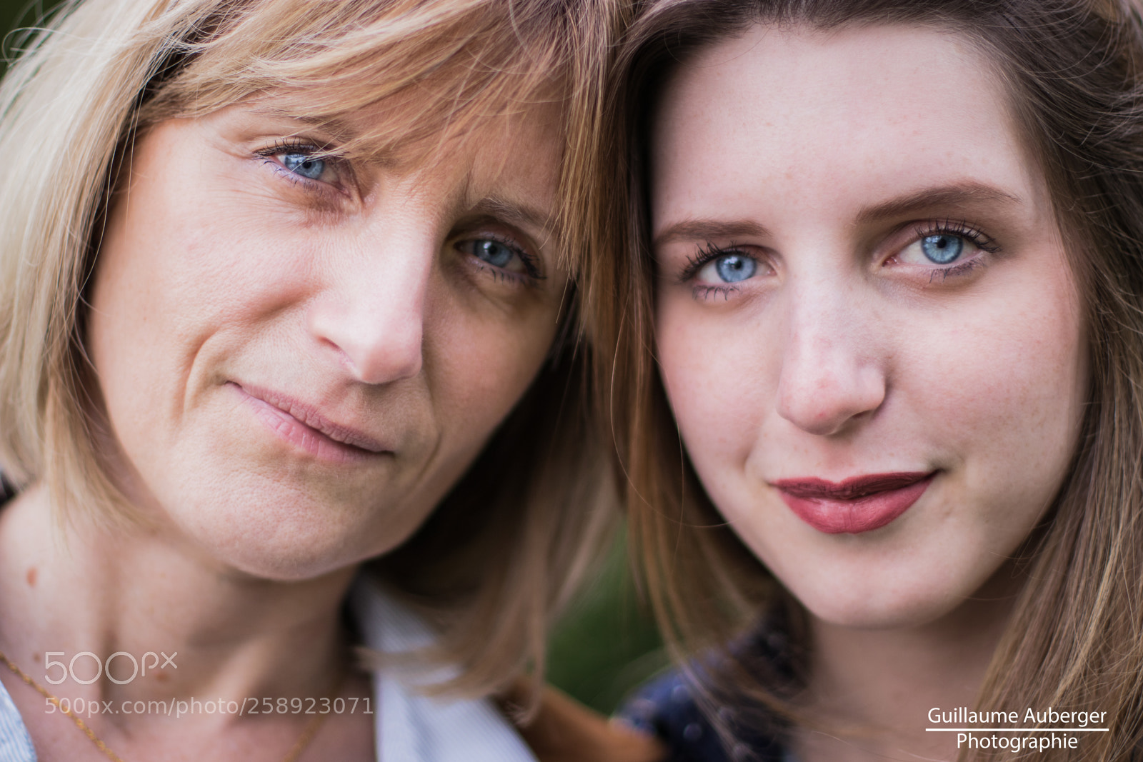 Canon EOS 80D sample photo. Mother & daughter photography
