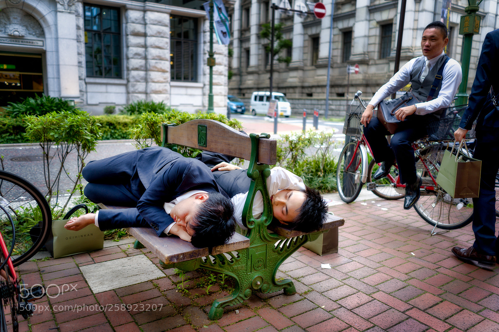 Sony a7 III sample photo. Urban drunks photography