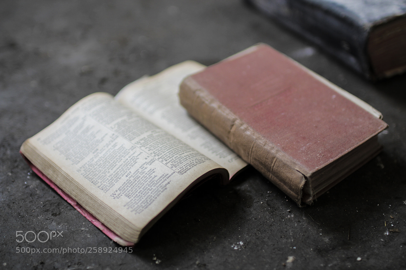 Canon EOS 650D (EOS Rebel T4i / EOS Kiss X6i) sample photo. Loxley chapel bibles photography