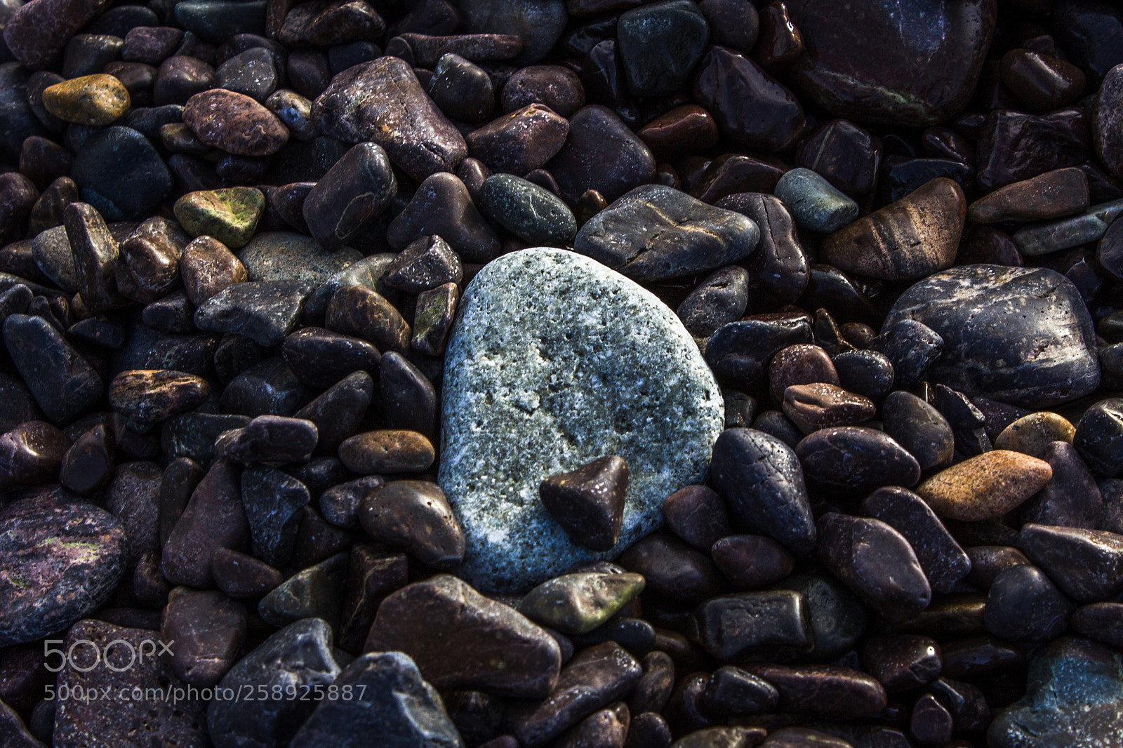Canon EOS 1200D (EOS Rebel T5 / EOS Kiss X70 / EOS Hi) sample photo. Shiny, smooth rocks photography