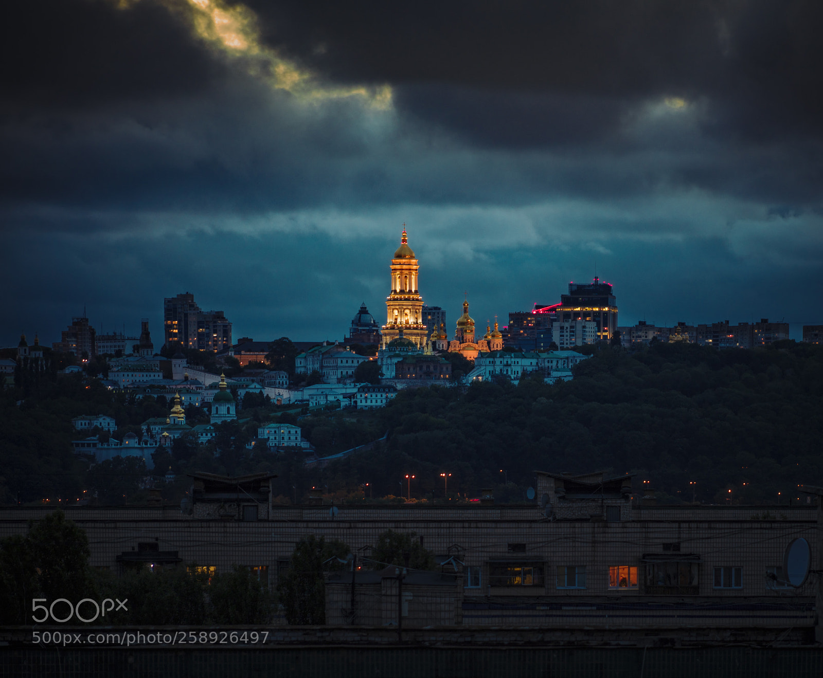 Canon EOS 5DS sample photo. Lavra church photography