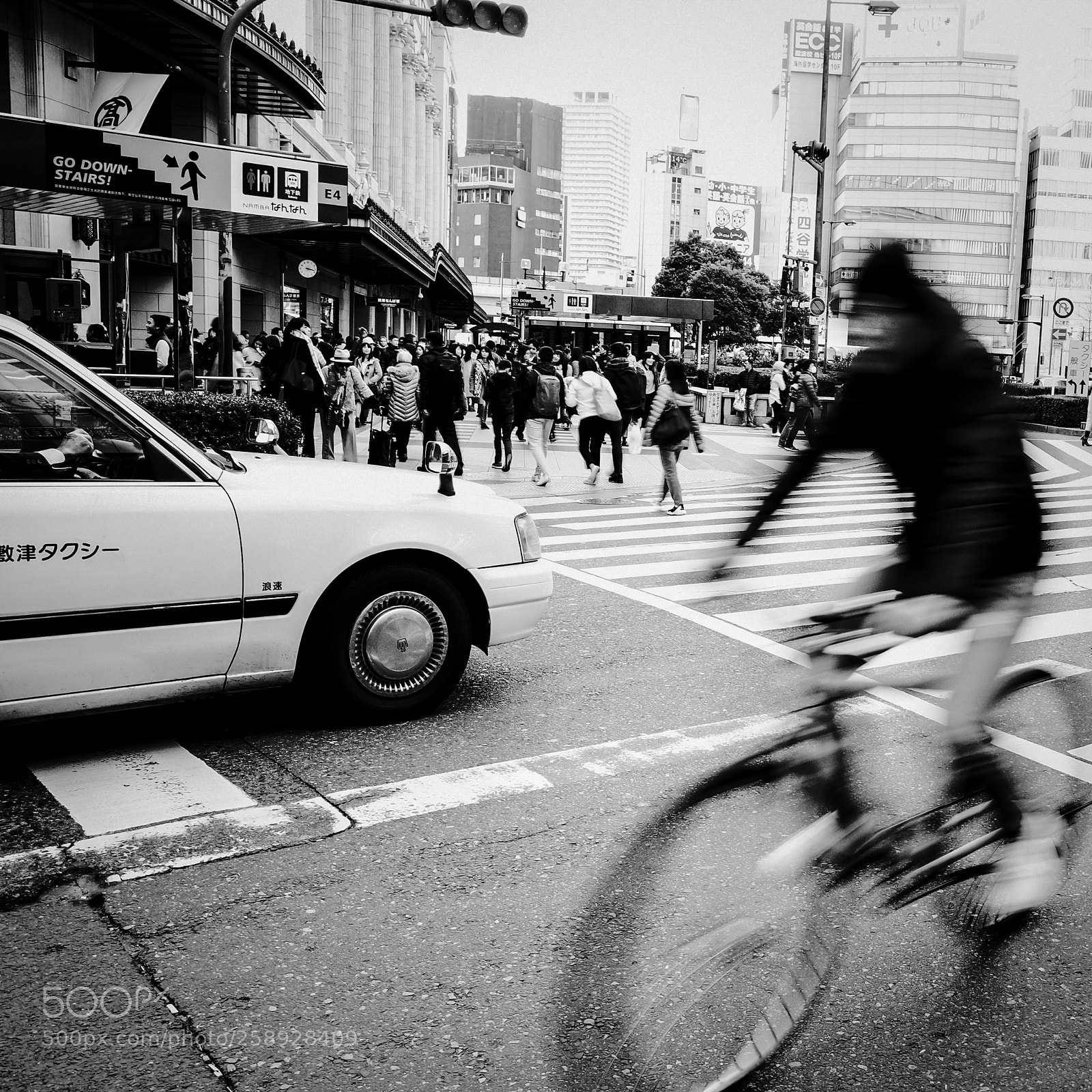 Ricoh GR II sample photo. City photography