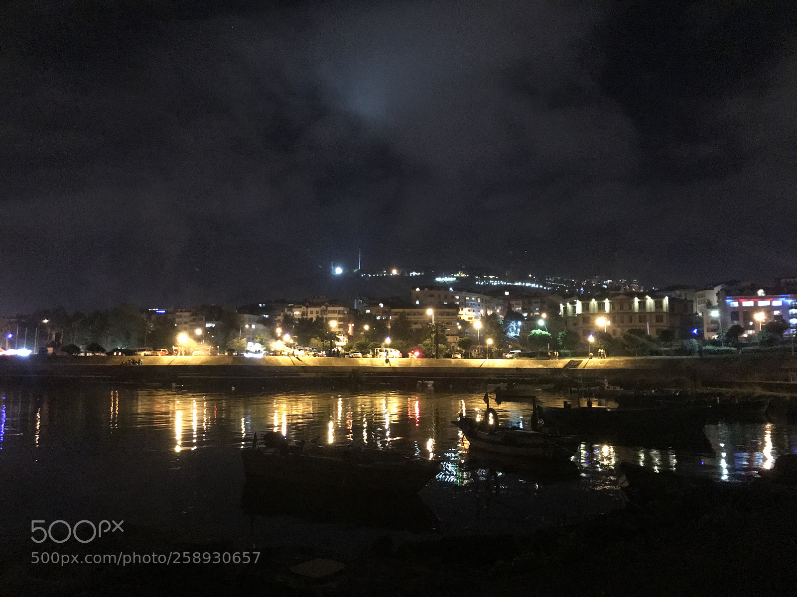Apple iPhone 7 Plus sample photo. Night sea photography