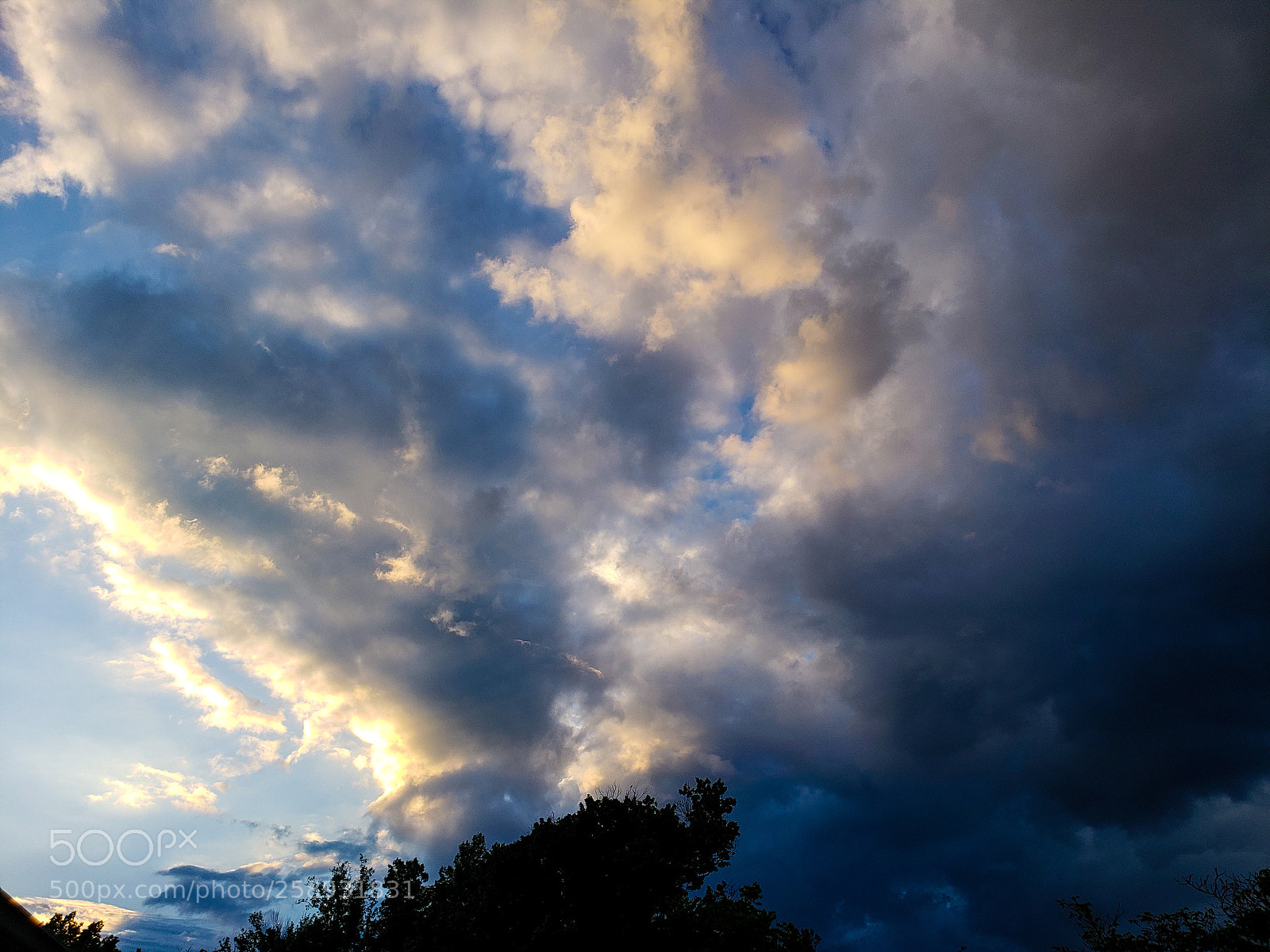 Samsung Galaxy S9 sample photo. This storm photography