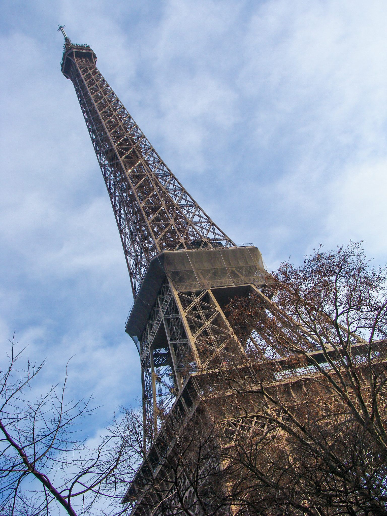Sony DSC-H3 sample photo. Paris photography