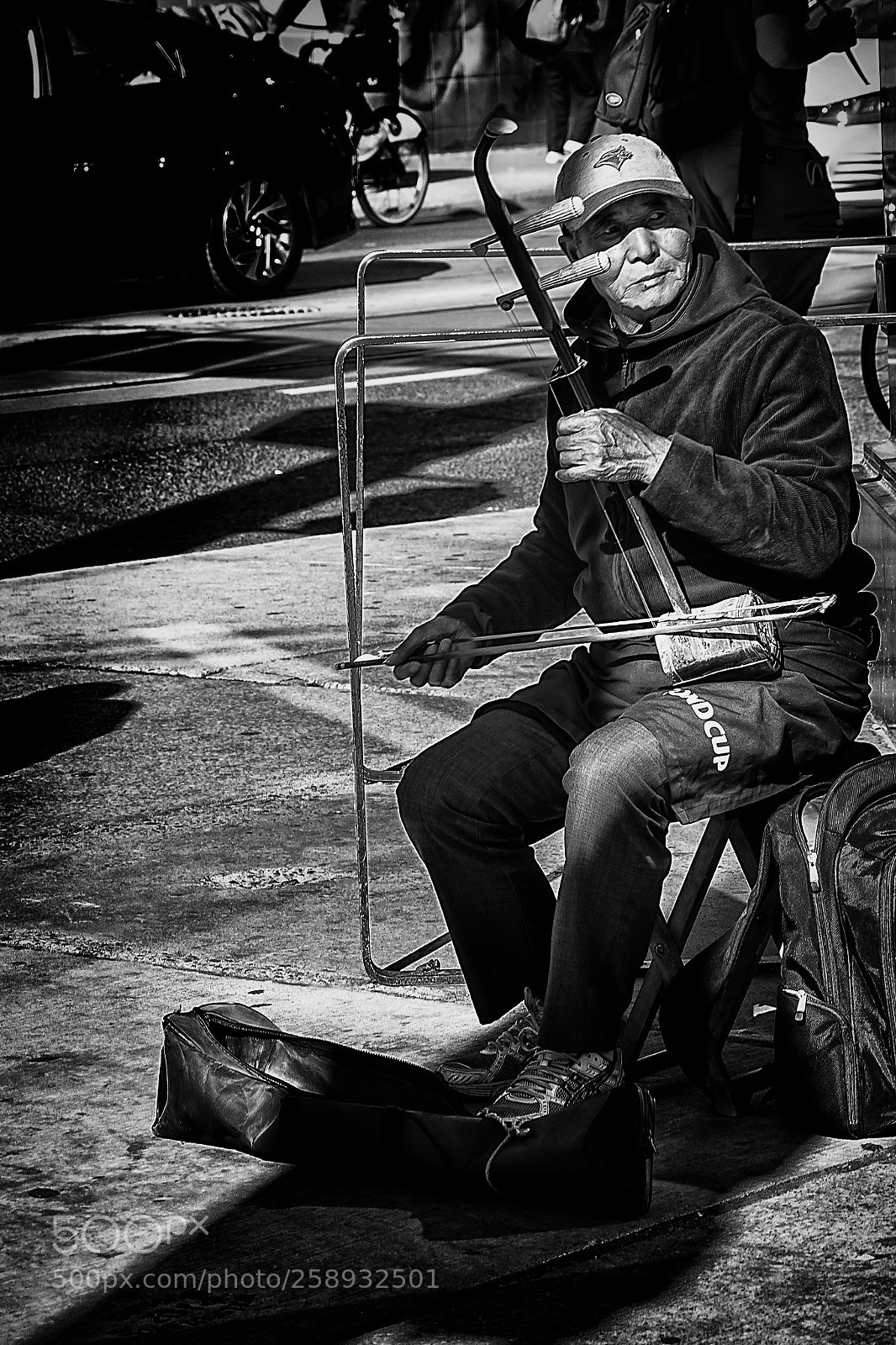 Canon EOS 80D sample photo. Playing the erhu photography