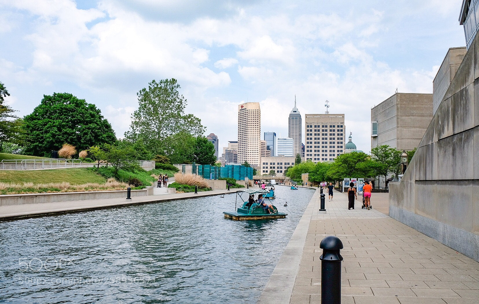 Fujifilm X-H1 sample photo. Canal walk, indy, in  photography