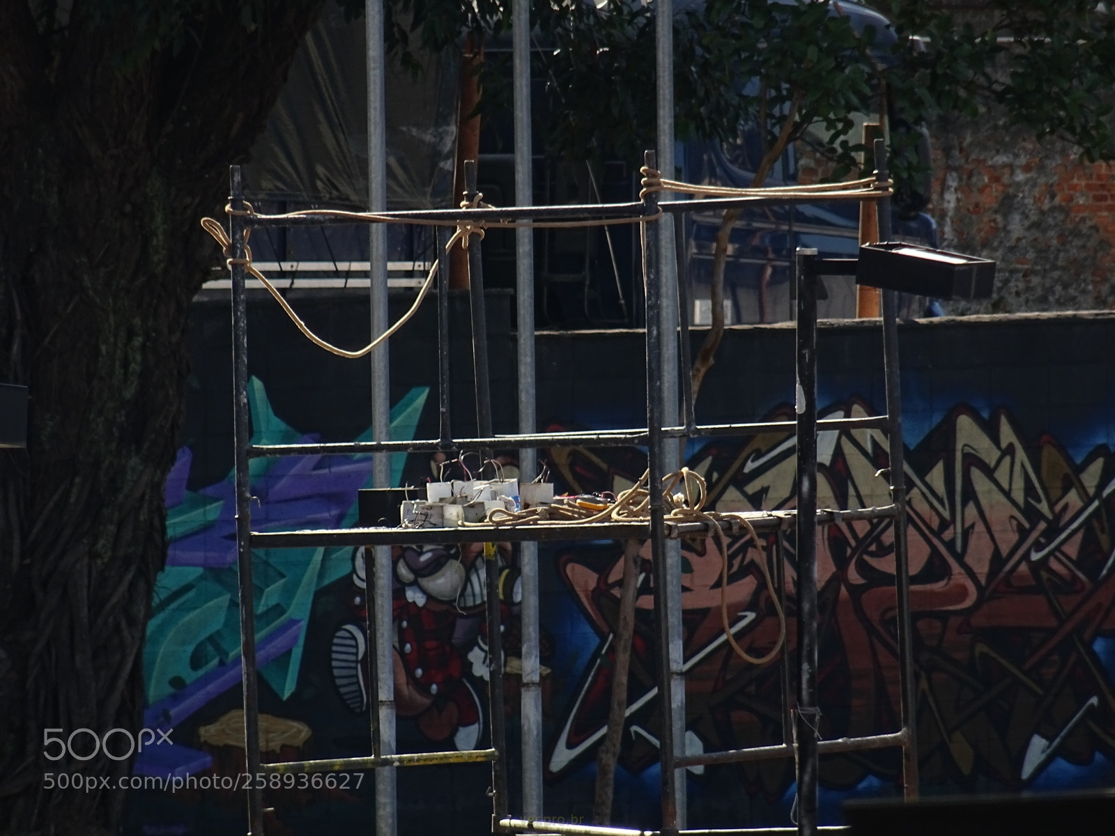 Sony DSC-HX60V sample photo. Em obras photography