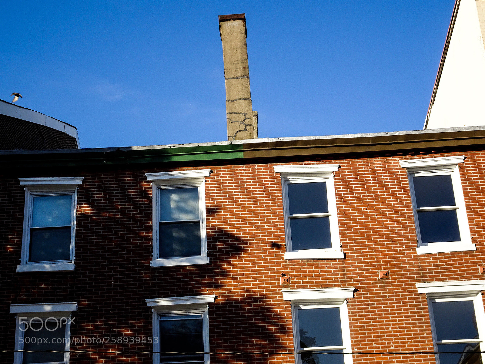 Sony Cyber-shot DSC-HX90V sample photo. Windows, brick and chimbley  photography
