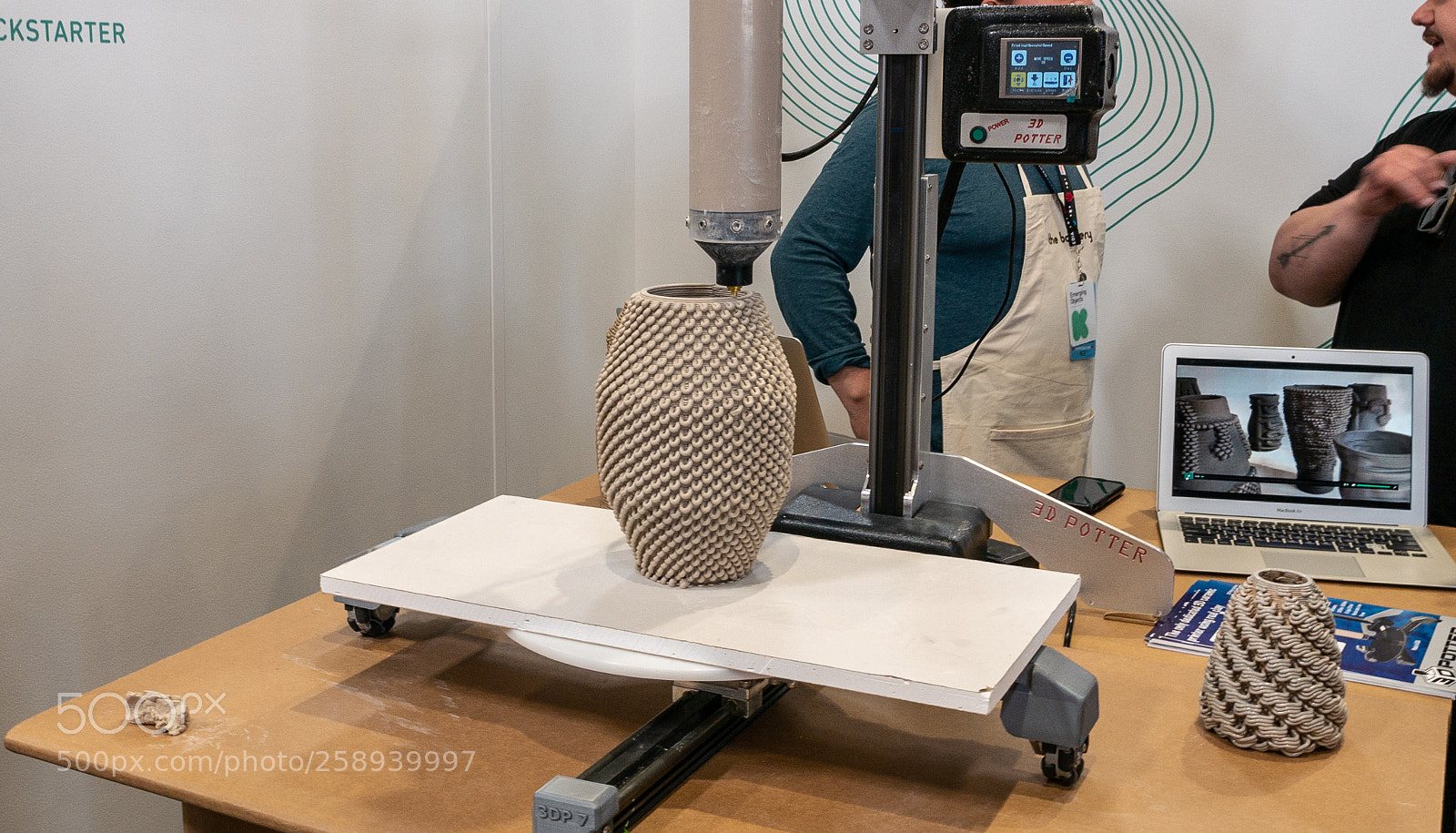 Panasonic Lumix DMC-G7 sample photo. Clay 3d printer photography
