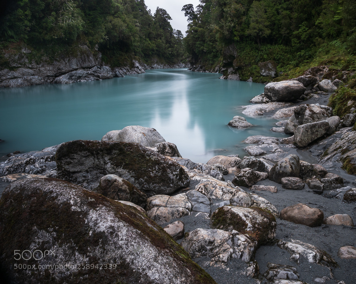 Fujifilm X-T2 sample photo. Blue pool magic photography