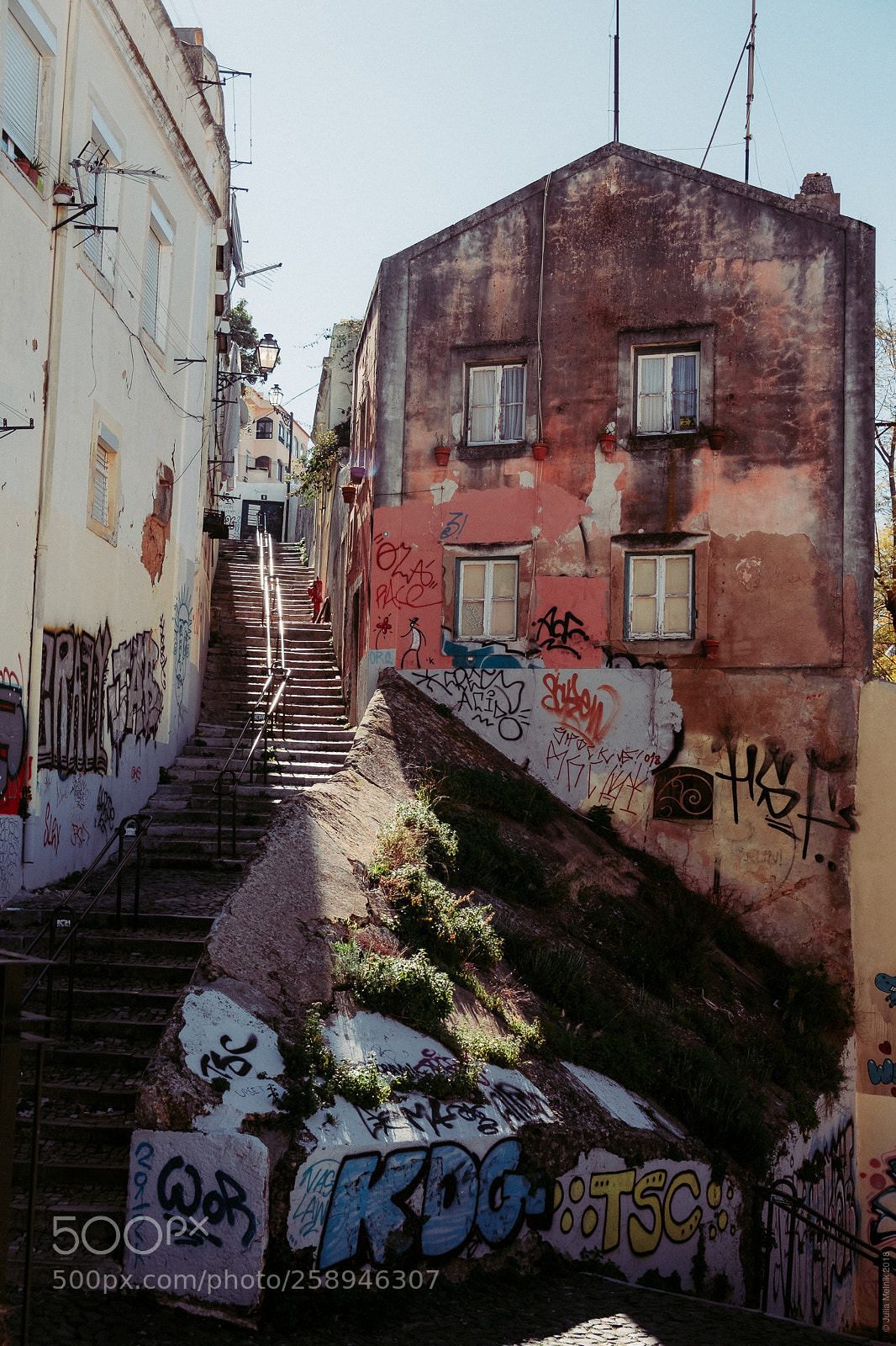 Fujifilm X-T10 sample photo. Lines and squares of photography