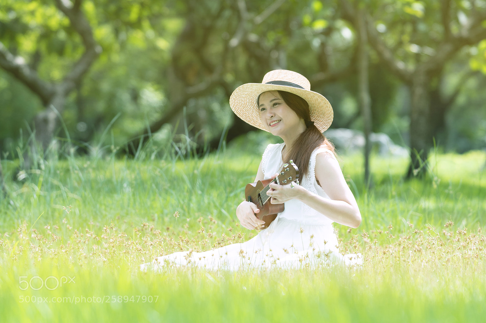 Nikon D7500 sample photo. Cute asian woman is photography