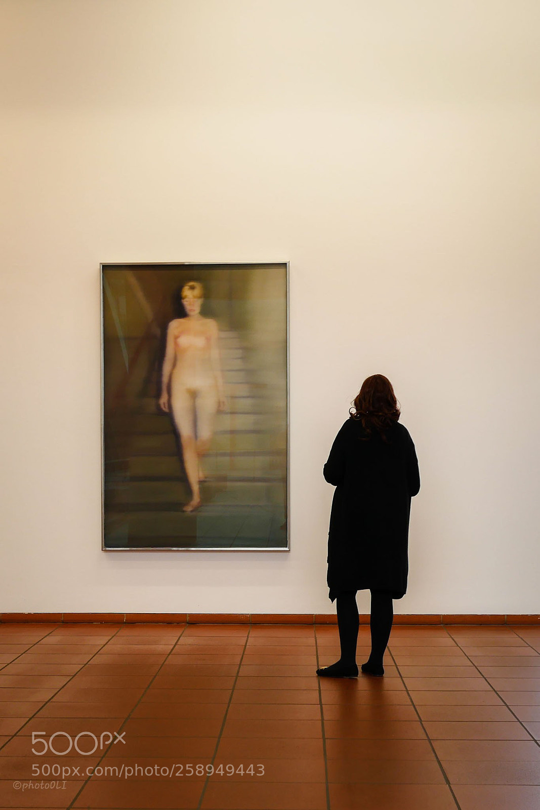 Panasonic Lumix DMC-GX8 sample photo. Frau auf der treppe photography