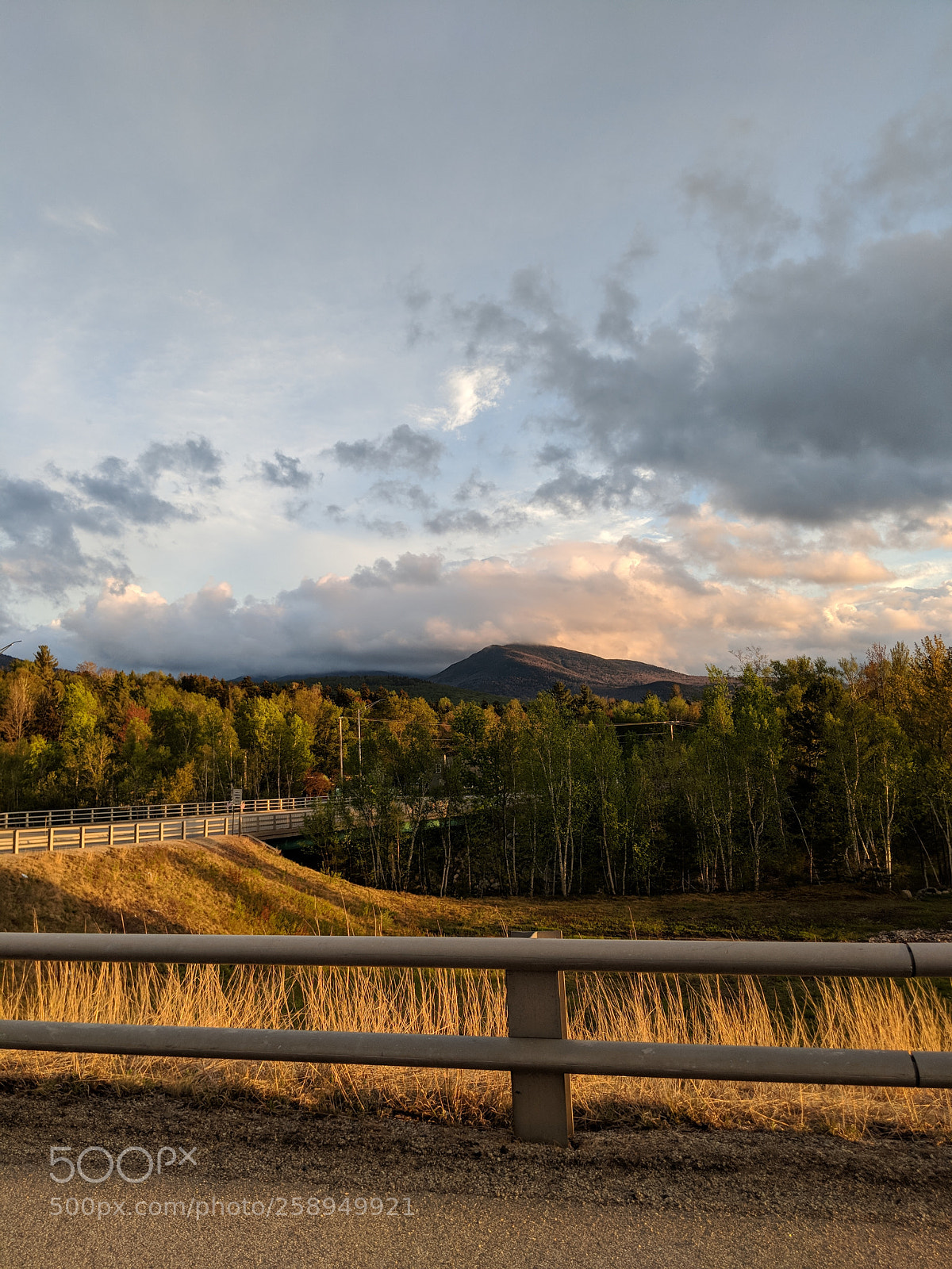 Google Pixel 2 XL sample photo. New england evening photography