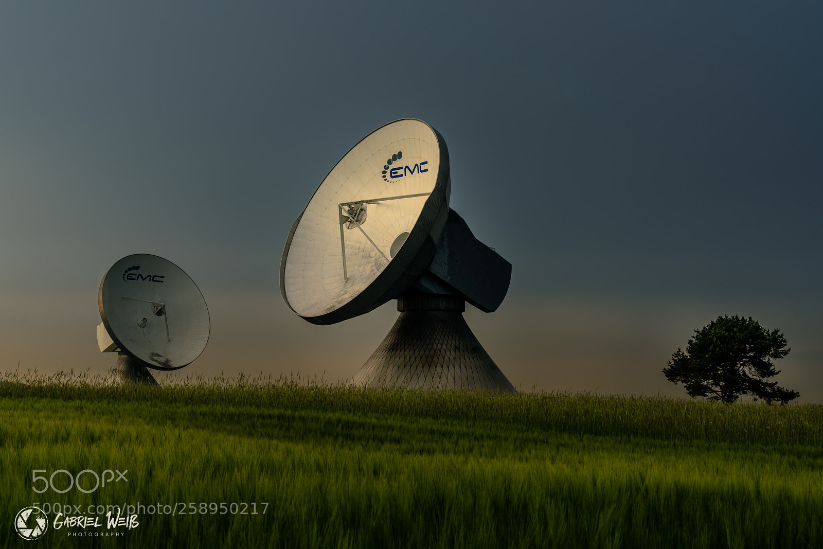 Sony a7R III sample photo. Earth station raisting photography