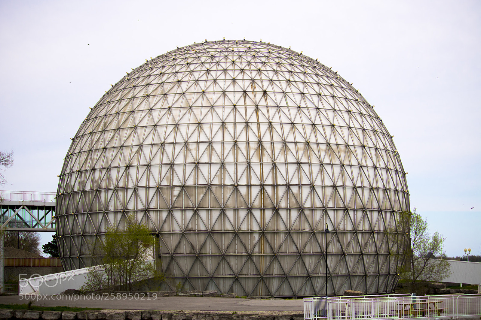 Canon EOS 750D (EOS Rebel T6i / EOS Kiss X8i) sample photo. Cinesphere at ontario place photography