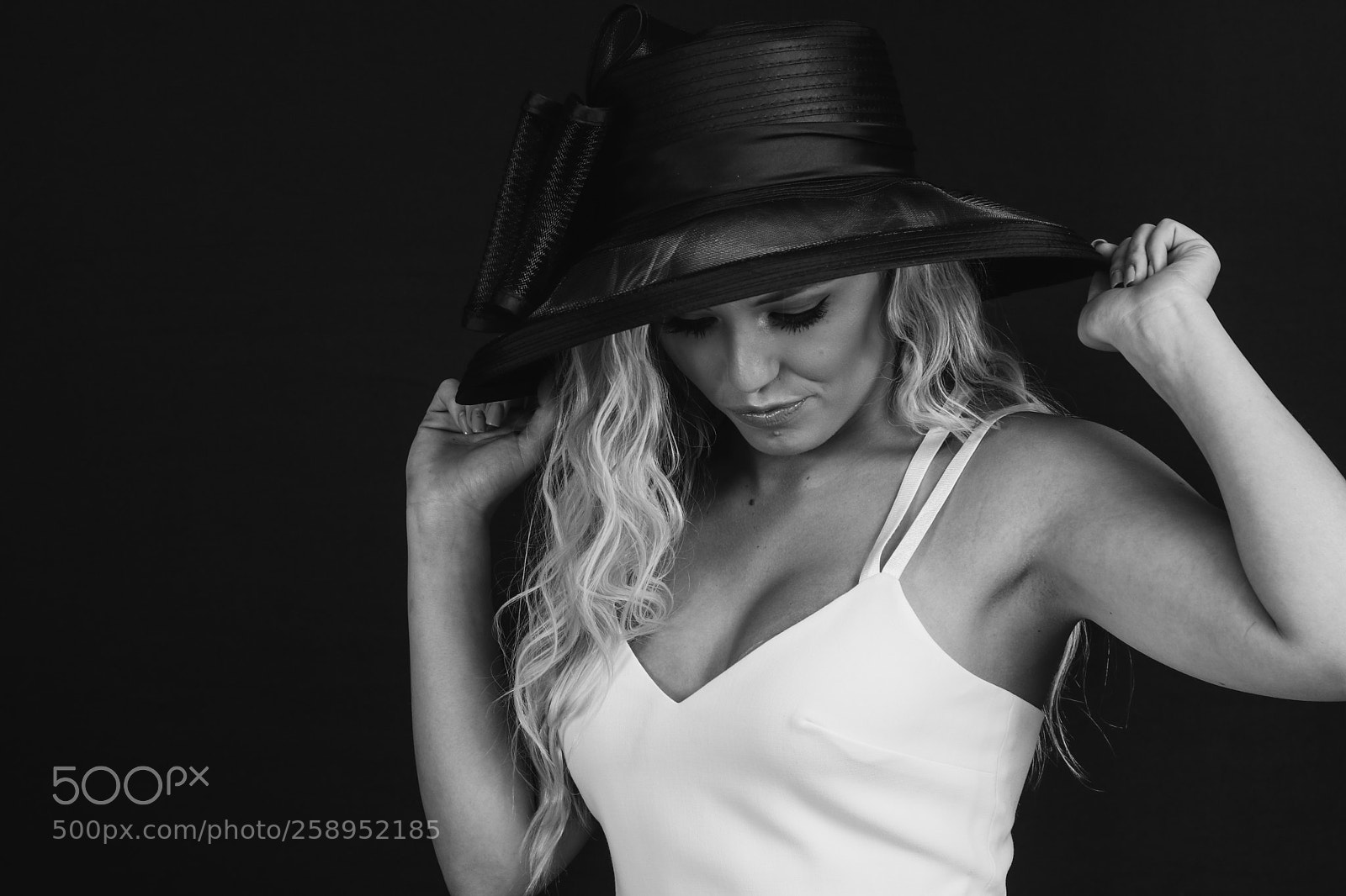 Canon EOS 80D sample photo. Blonde beauty photography