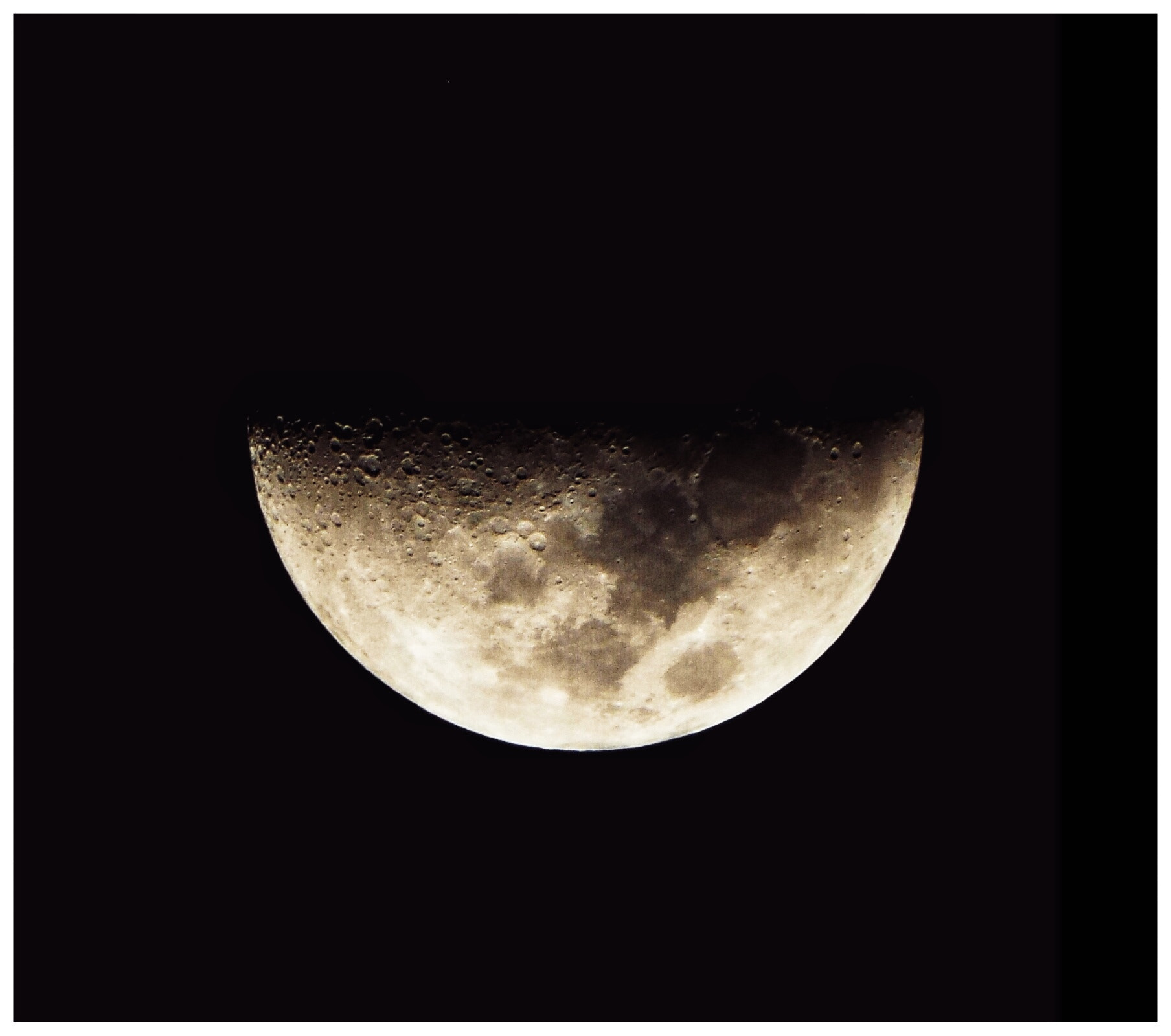 Fujifilm FinePix S8200 sample photo. Moon photography