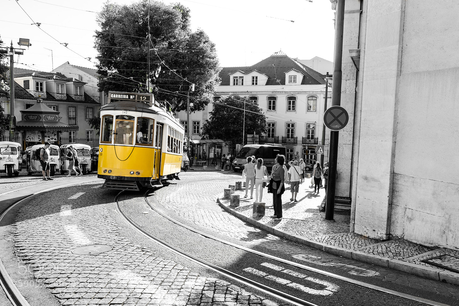 Nikon D3100 sample photo. Lisboa tram photography