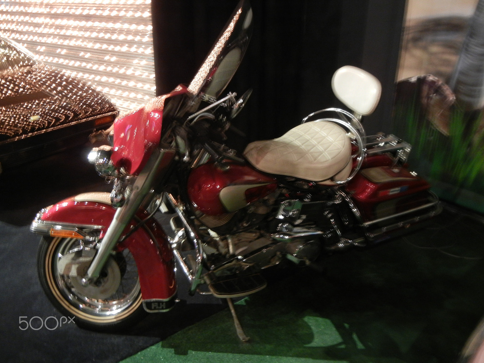 Nikon Coolpix S8100 sample photo. Elvis musium photography