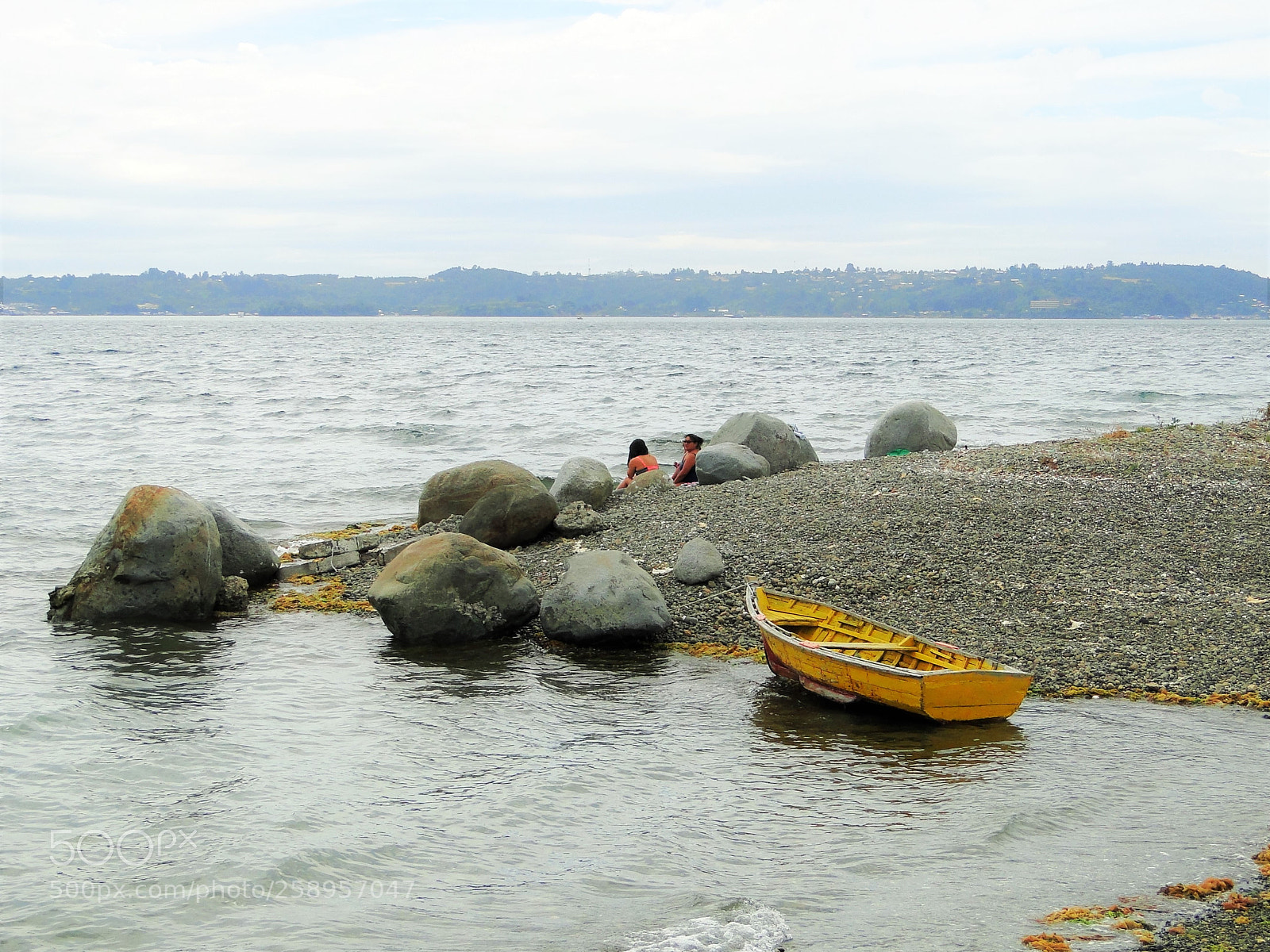 Sony Cyber-shot DSC-HX1 sample photo. Yellow boat in isla photography