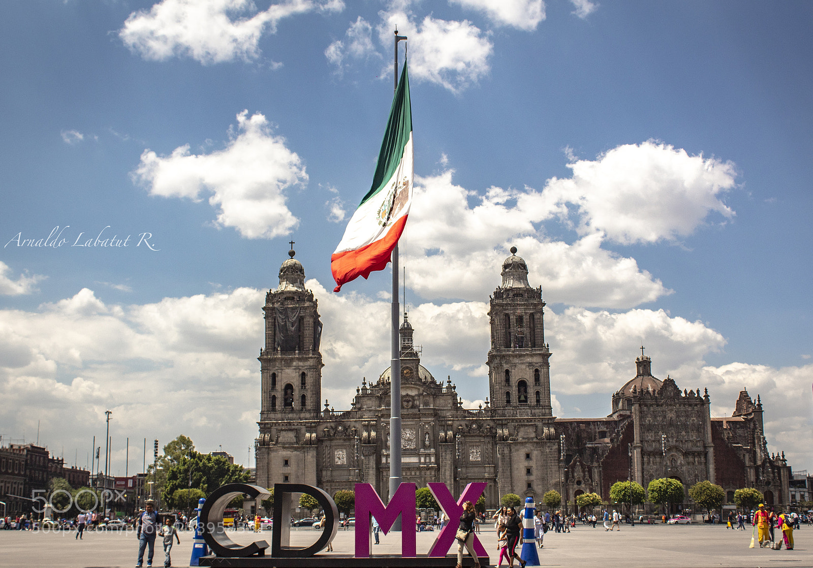Canon EOS 1300D (EOS Rebel T6 / EOS Kiss X80) sample photo. El zocalo. photography