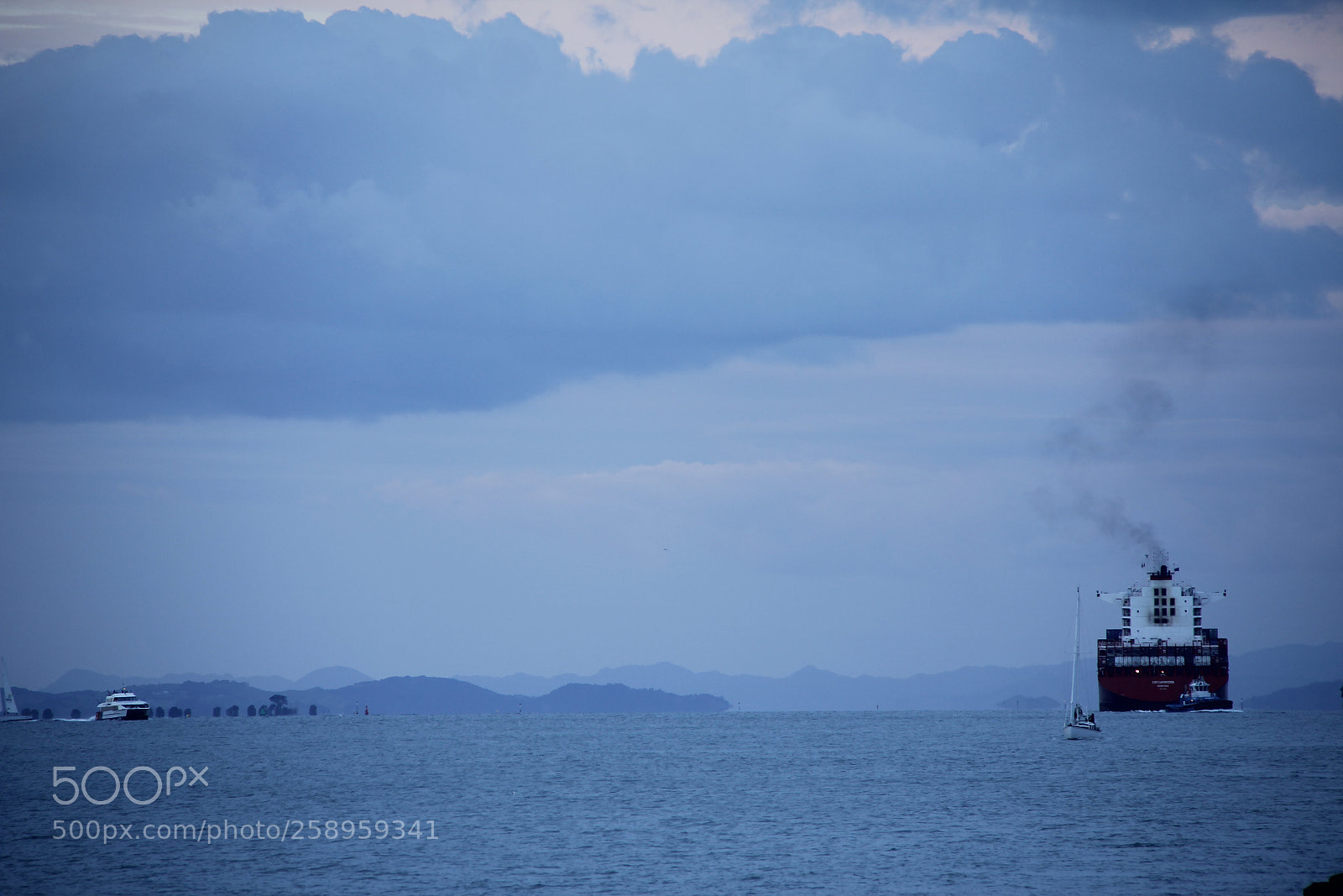 Canon EF-S 18-200mm F3.5-5.6 IS sample photo. Departures photography