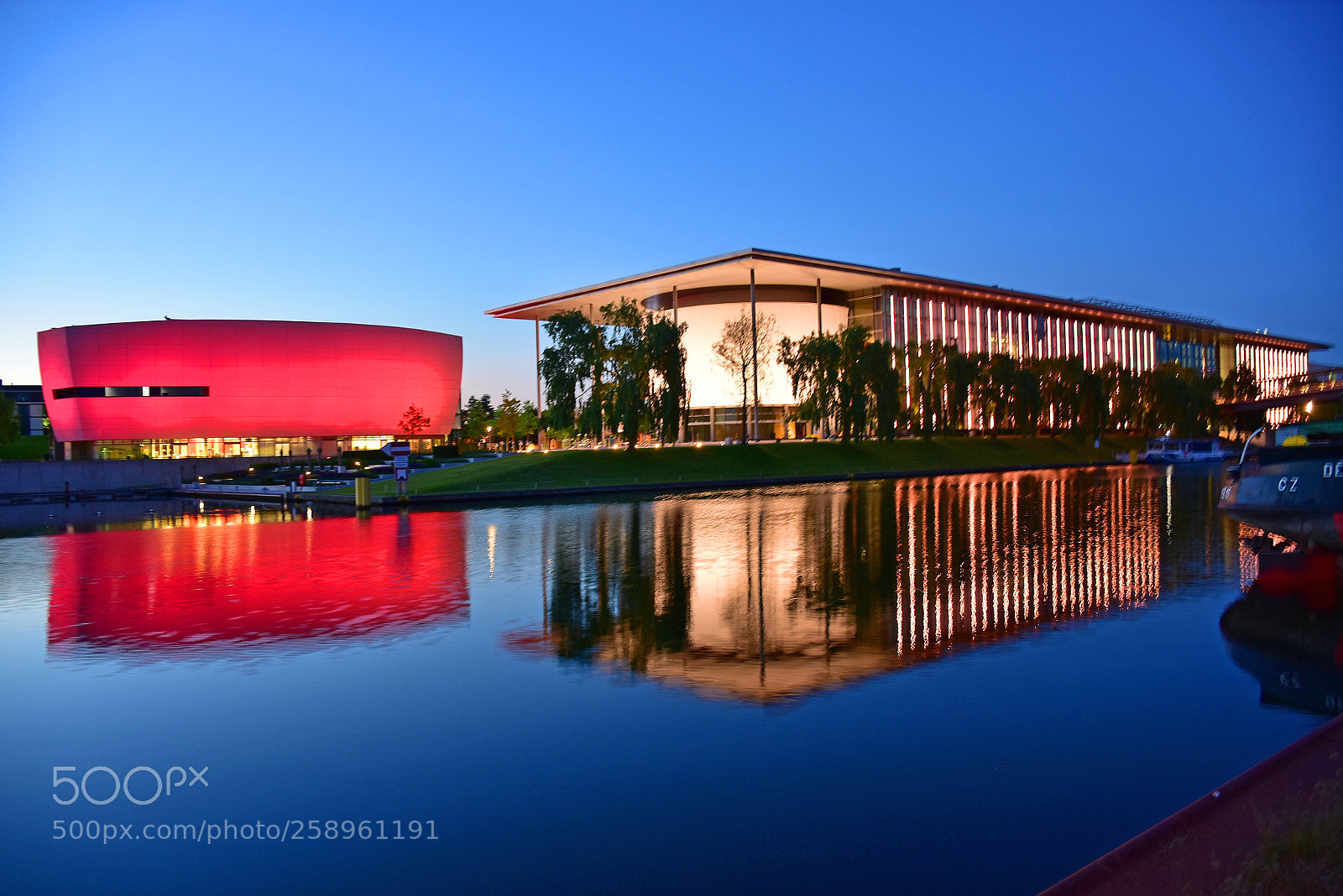Nikon D7200 sample photo. Blue hour car city photography