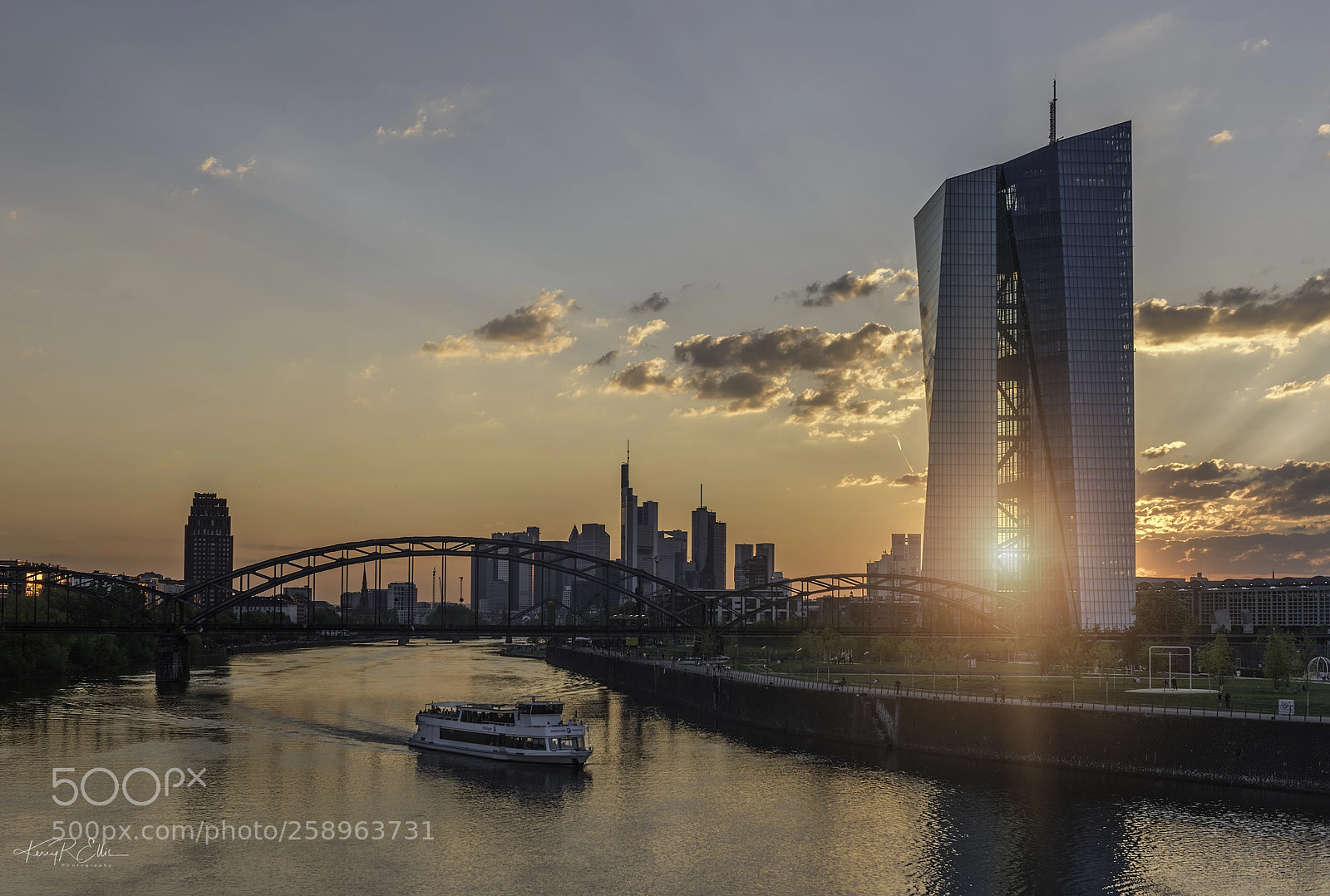 Nikon D810 sample photo. Frankfurt sunset photography